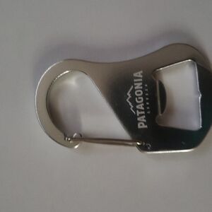 Patagonia Cerveza Carabiners bottle opener keychain New